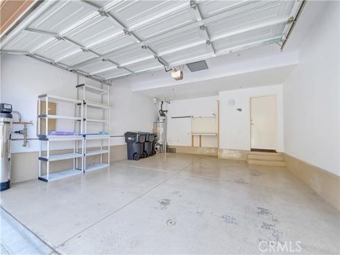 135  Pathway  , Irvine, CA