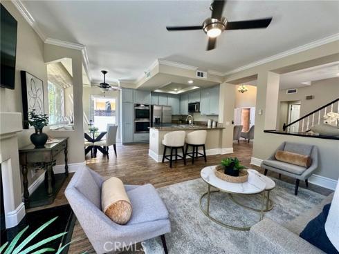 6 Aprilla , Irvine, CA