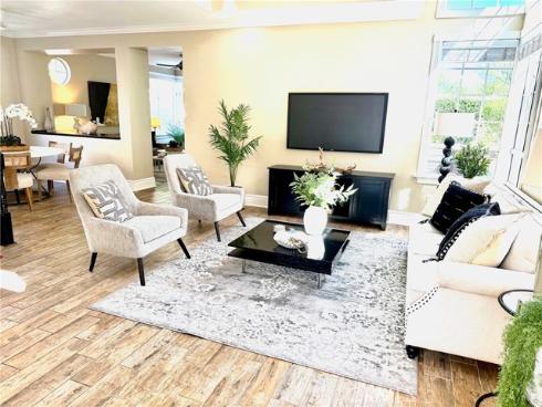 6 Aprilla , Irvine, CA