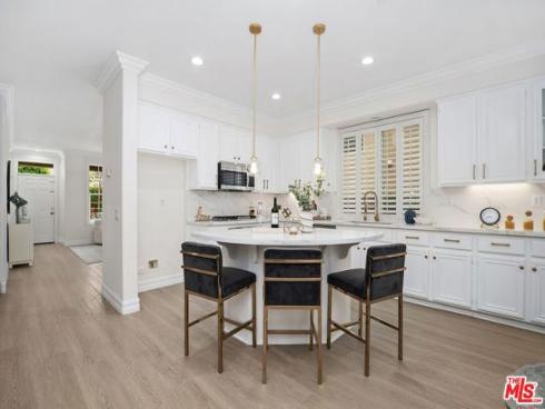 17 Mount Vernon , Irvine, CA