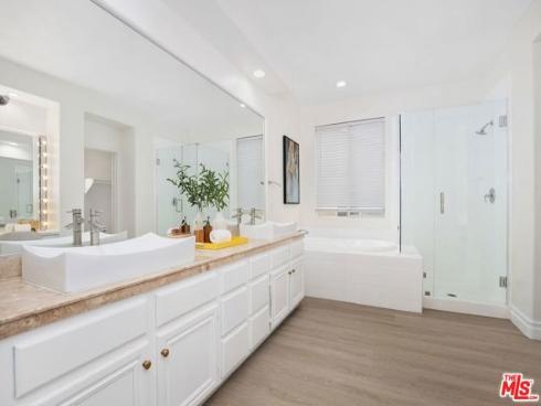 17 Mount Vernon , Irvine, CA