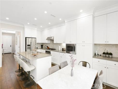 231 Rodeo , Irvine, CA