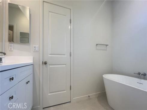 110  Sunnyside  , Irvine, CA