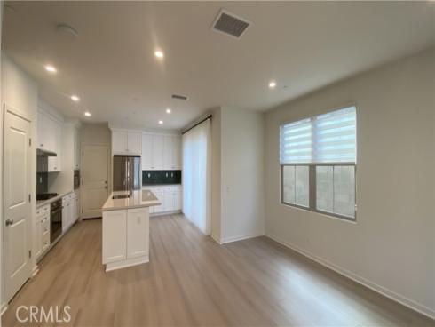 110  Sunnyside  , Irvine, CA