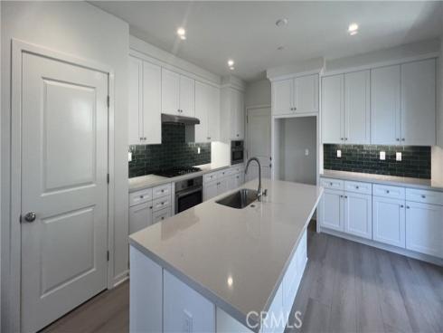 110  Sunnyside  , Irvine, CA