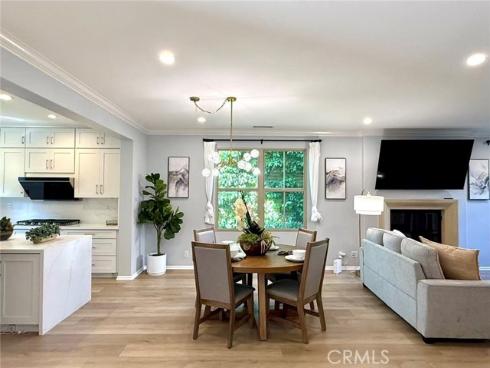 21 Fanpalm , Irvine, CA