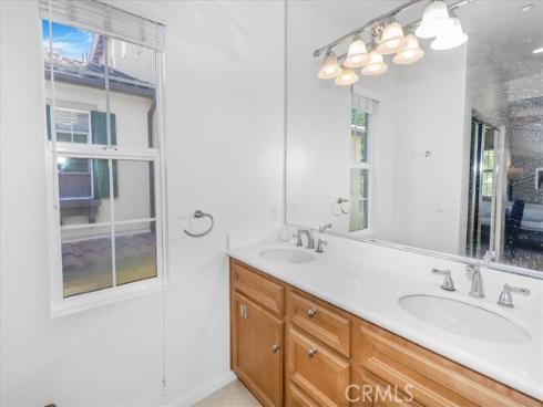 32 Perennial , Irvine, CA