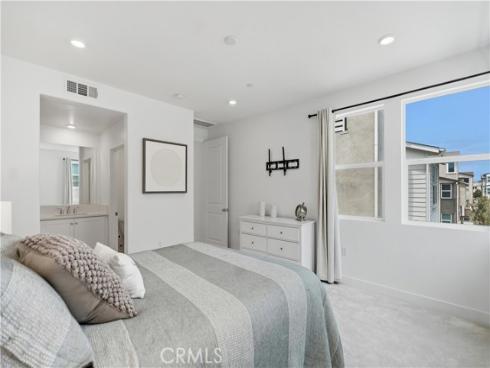 208 Yerba , Irvine, CA