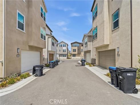 208 Yerba , Irvine, CA
