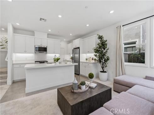 208 Yerba , Irvine, CA