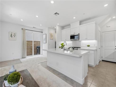 208 Yerba , Irvine, CA