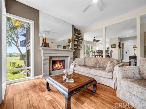 11 Las Brisas 6 , Irvine, CA