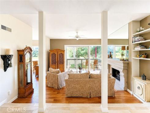 11 Las Brisas 6 , Irvine, CA