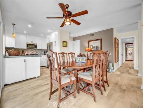 11 Las Brisas 6 , Irvine, CA