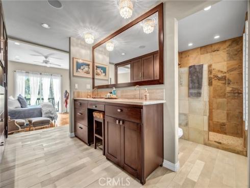 11 Las Brisas 6 , Irvine, CA