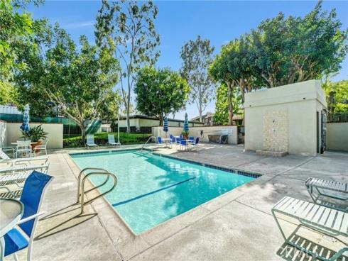 11 Las Brisas 6 , Irvine, CA