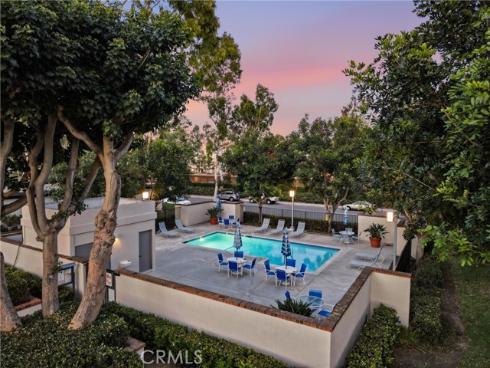 11 Las Brisas 6 , Irvine, CA