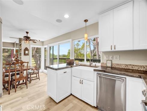 11 Las Brisas 6 , Irvine, CA