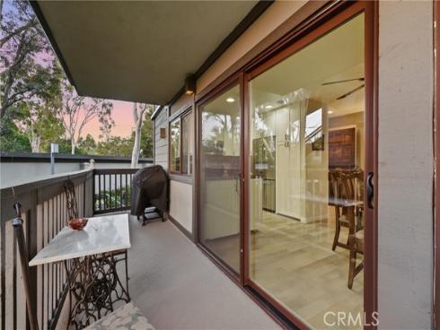 11 Las Brisas 6 , Irvine, CA
