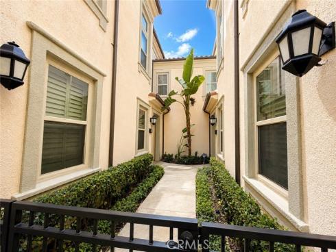 66 Overbrook , Irvine, CA