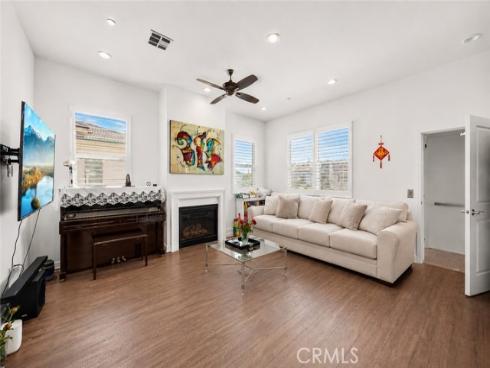 156 Follyhatch , Irvine, CA