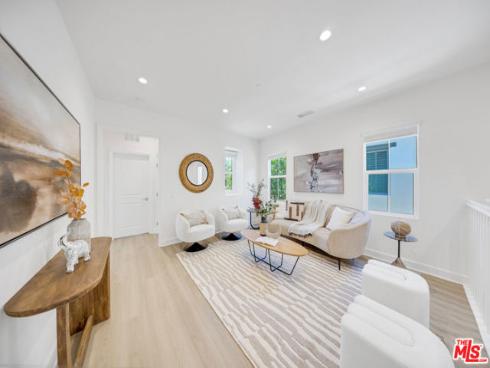 116 Mistletoe , Irvine, CA
