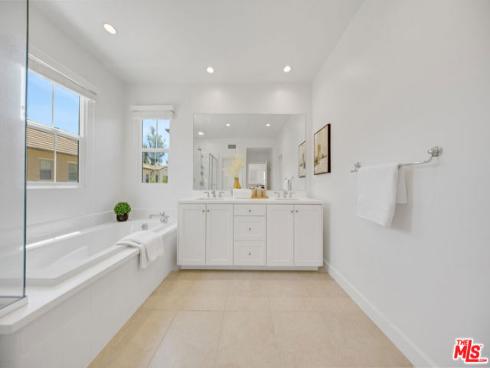 116 Mistletoe , Irvine, CA