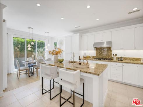 116 Mistletoe , Irvine, CA