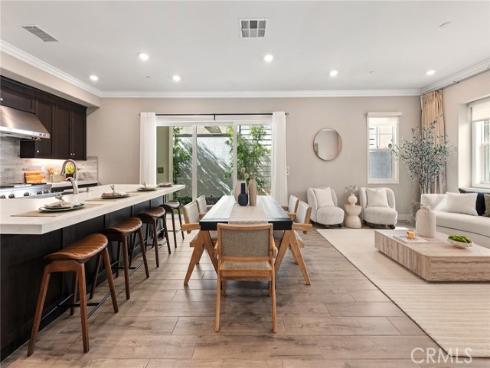 112  Spiral  , Irvine, CA