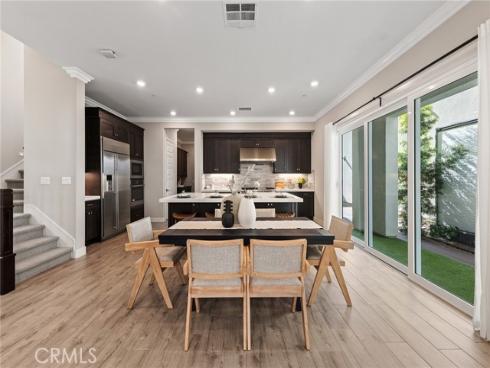 112  Spiral  , Irvine, CA