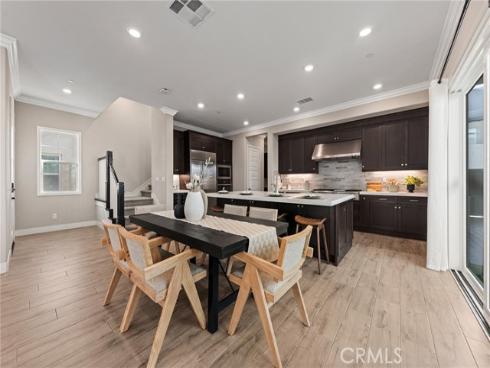 112  Spiral  , Irvine, CA
