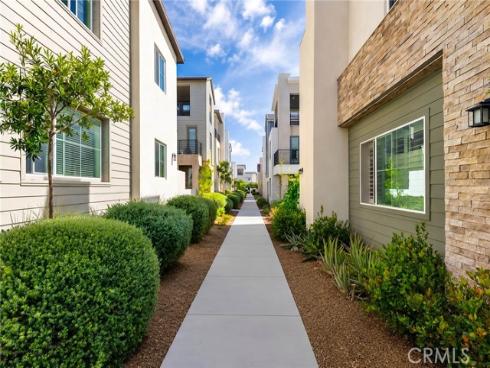 112  Spiral  , Irvine, CA
