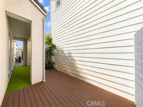 112  Spiral  , Irvine, CA