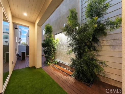 112  Spiral  , Irvine, CA