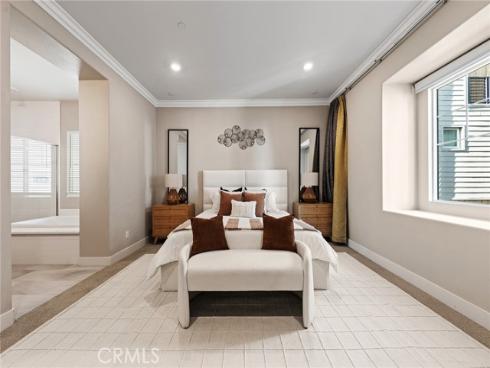 112  Spiral  , Irvine, CA