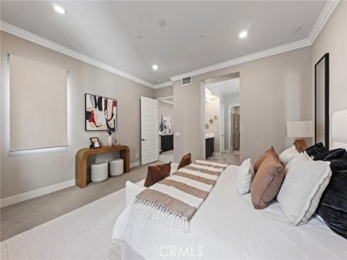 112  Spiral  , Irvine, CA