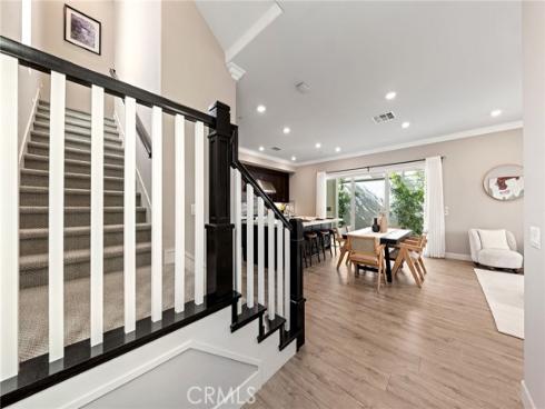 112  Spiral  , Irvine, CA