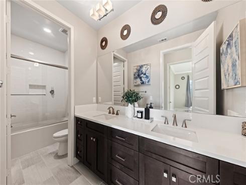 112  Spiral  , Irvine, CA