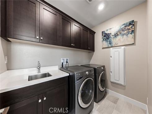 112  Spiral  , Irvine, CA