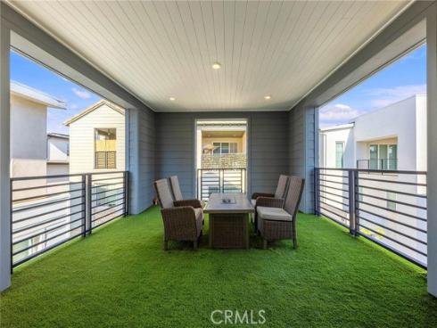 112  Spiral  , Irvine, CA