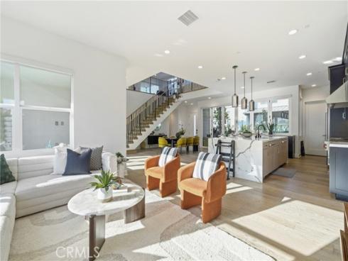 124 Chant , Irvine, CA