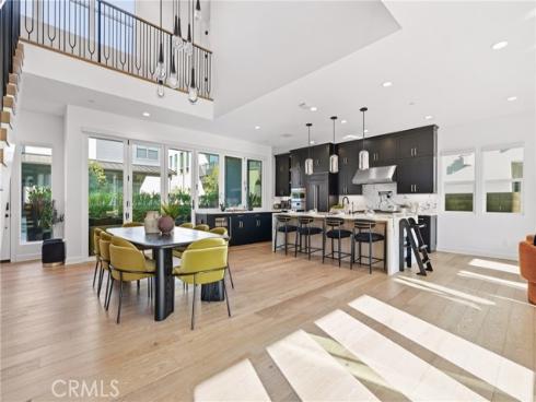 124 Chant , Irvine, CA