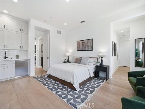 124 Chant , Irvine, CA