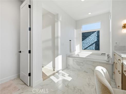 124 Chant , Irvine, CA