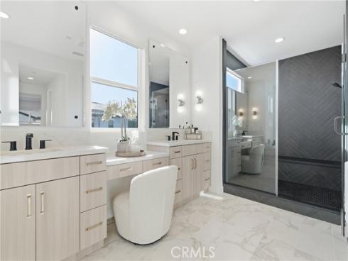 124 Chant , Irvine, CA