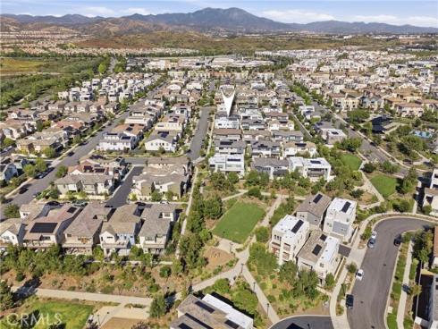 124 Chant , Irvine, CA