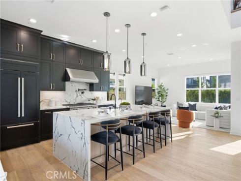 124 Chant , Irvine, CA