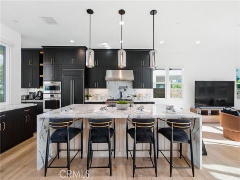 124 Chant , Irvine, CA