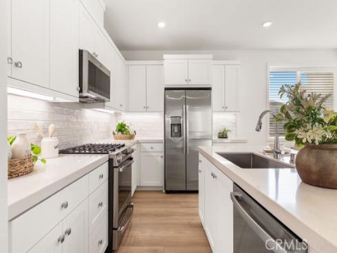 470 Lobata , Irvine, CA