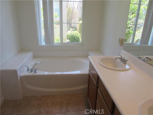 65 Figtree , Irvine, CA